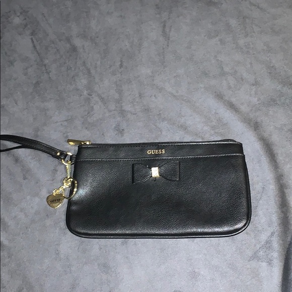 Guess Wristlet 🌹3/$20🌹